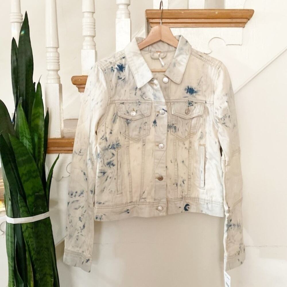 NWT Free People Jones Tie Dye Blue Long Sleeve Rumors Denim Jacket Size S - Picture 2 of 9
